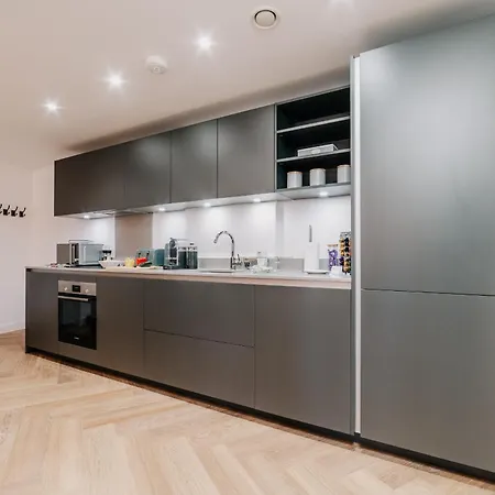 Grade Ii Stunning Living, Centre, Fast Wifi, Families, Contractors Appartamento